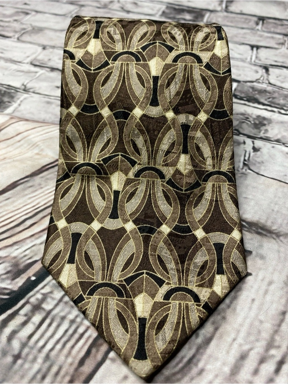 Louis Feraud Italian Designer 100% Imported Silk Neck Tie